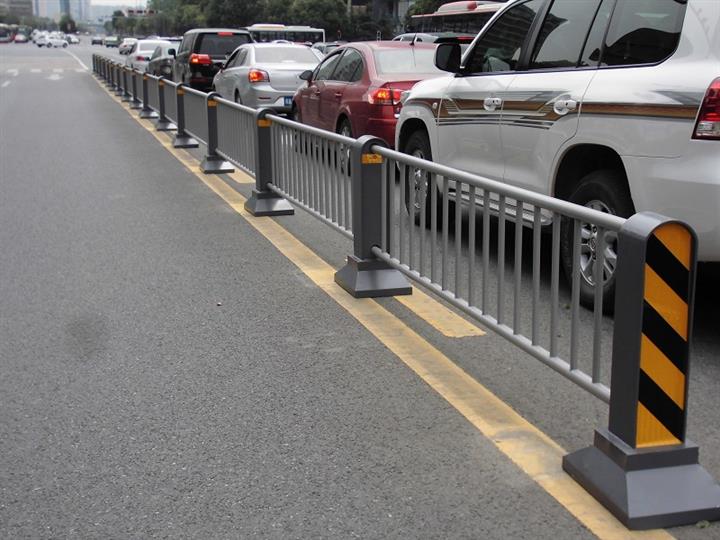 仙桃市政蝴蝶视频app污版下载须具备防眩光的作用(图1)