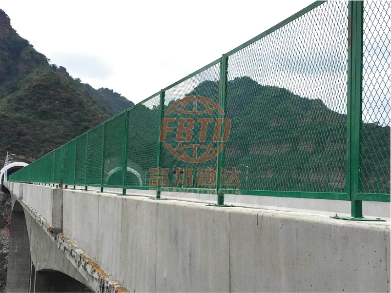 防护网一种于安全，隔离于一体的蝴蝶视频app污版下载(图2)
