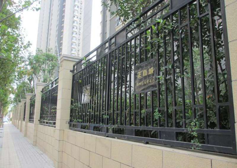 黑色小区围墙蝴蝶视频app污版下载(图2)