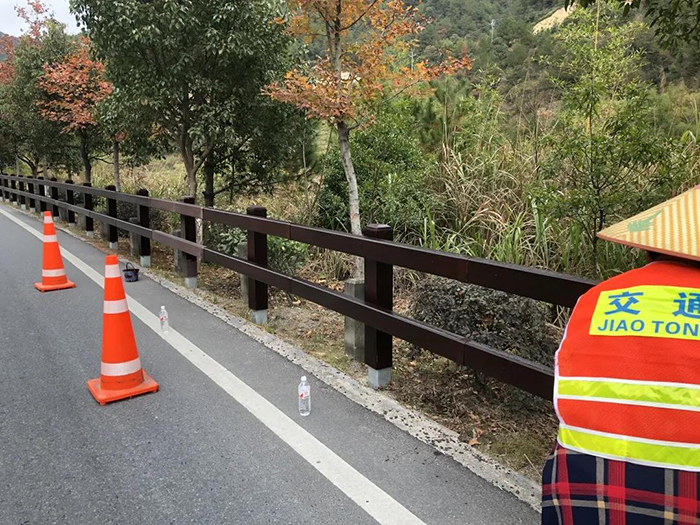 玻璃钢木纹蝴蝶视频app污版下载让美丽公路风景更靓丽